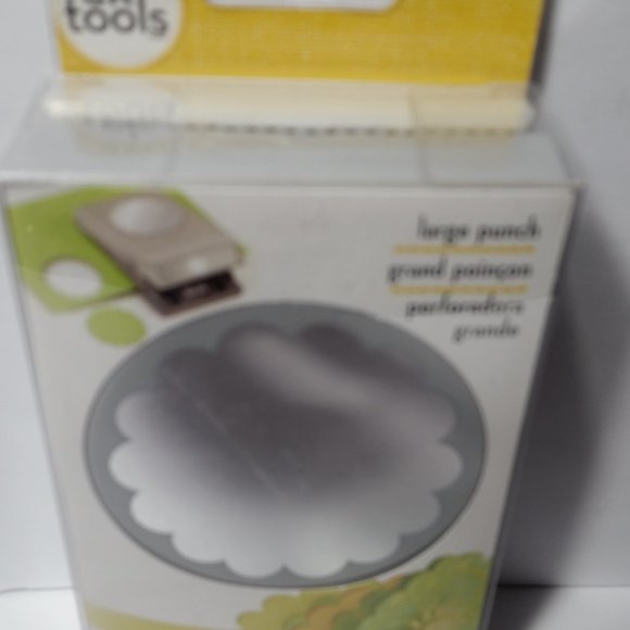 ek Tools Craft Punch Scalloped Edge Circle 2 1/4" - Picture 2 of 9